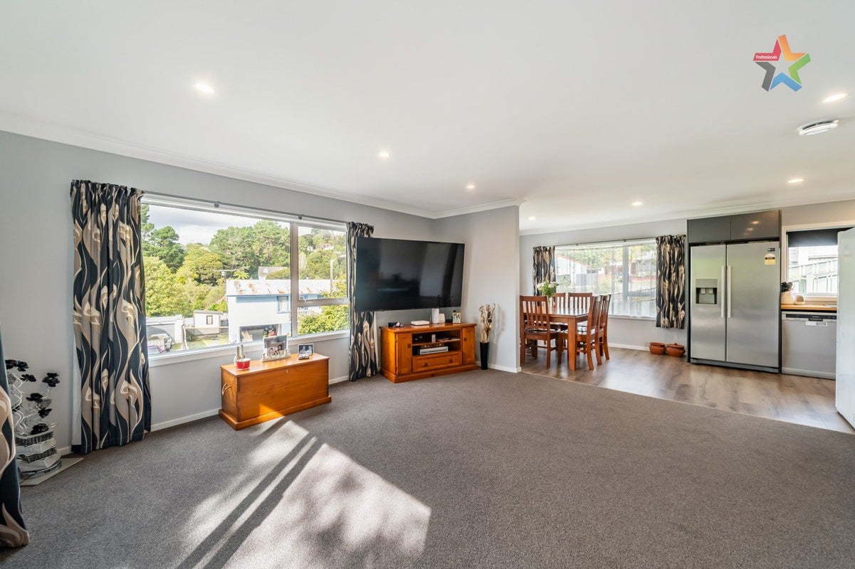12 Waipuna Grove, Stokes Valley, Lower Hutt - Carousel 2