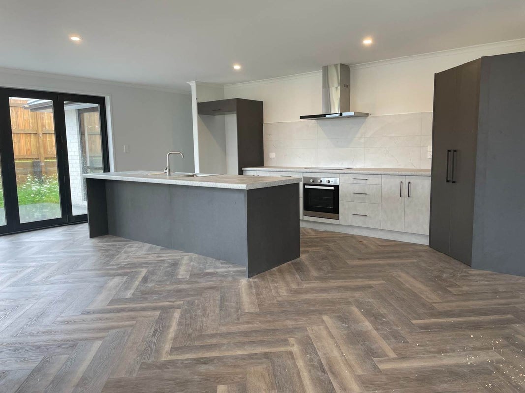 21 Cascade Crescent, Tikipunga, Whangarei - Carousel 1