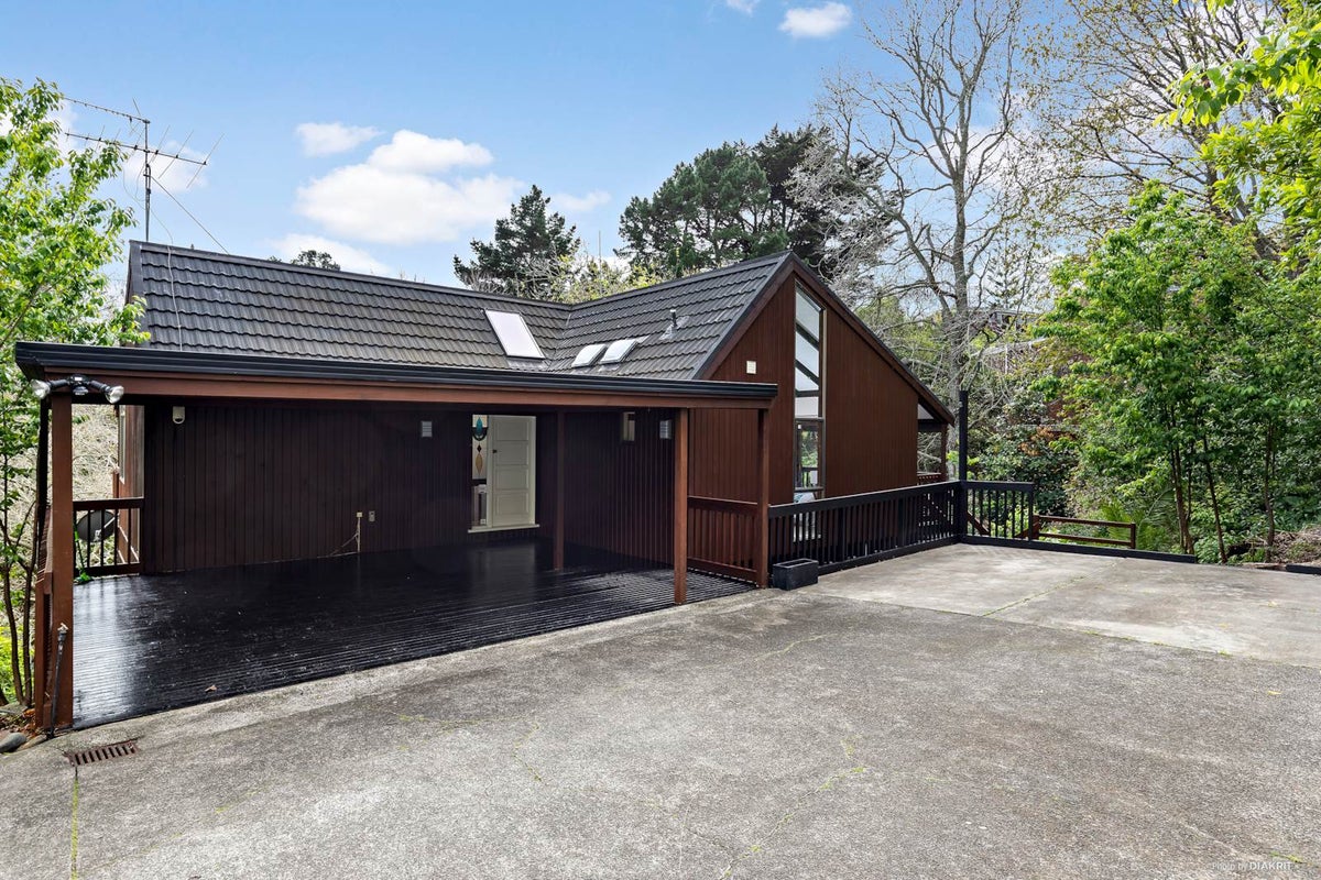 44 Castleton Drive, Howick, Auckland - Carousel 1