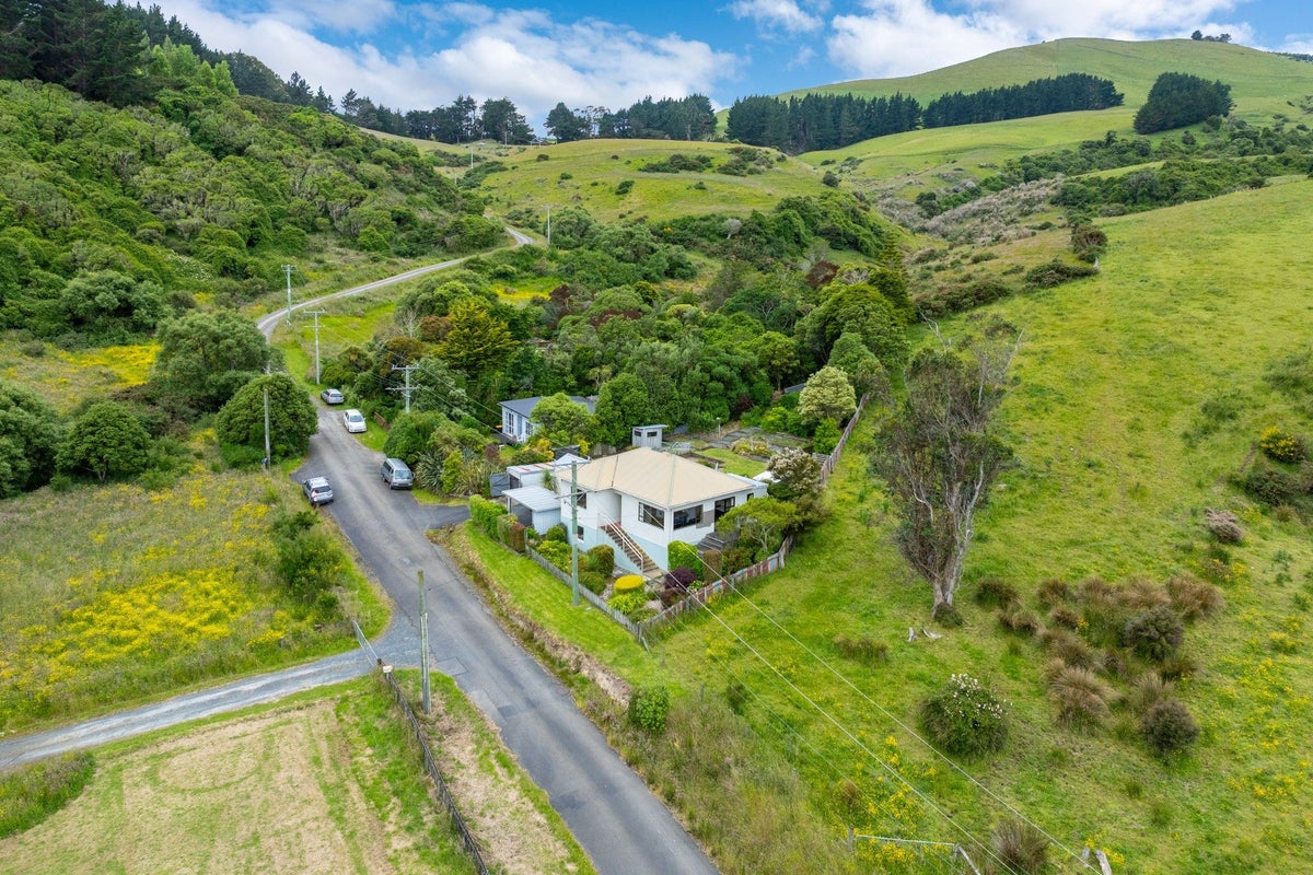 15 McTaggart Street, Company Bay, Dunedin - Carousel 1