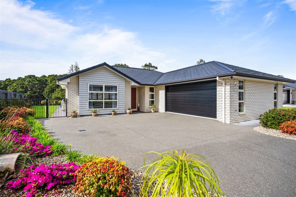 11 Okari Lane, Kamo, Whangarei - Carousel 1