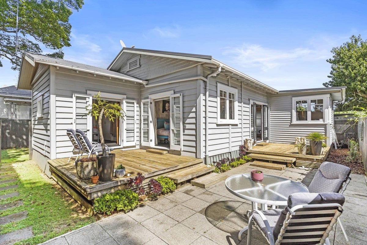 4A Mars Avenue, Sandringham, Auckland - Carousel 1