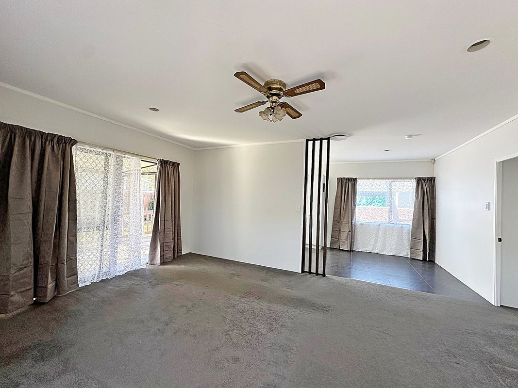 16 Nerissa Place, Randwick Park, Auckland - Carousel 1