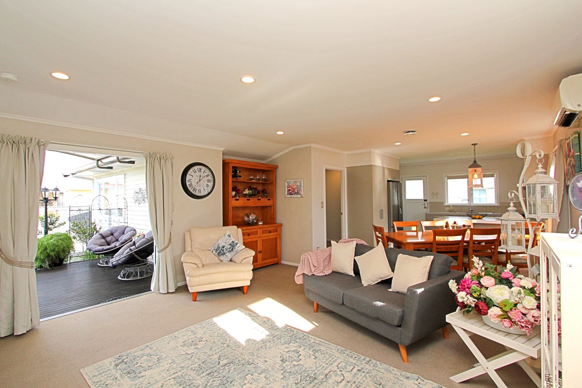 62 Downing Avenue, Pirimai, Napier - Carousel 2