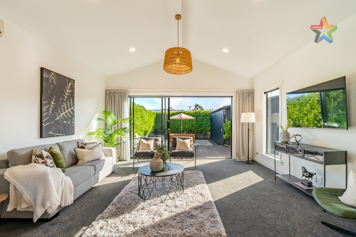 16 Waitui Crescent, Waiwhetu, Lower Hutt - Carousel 2