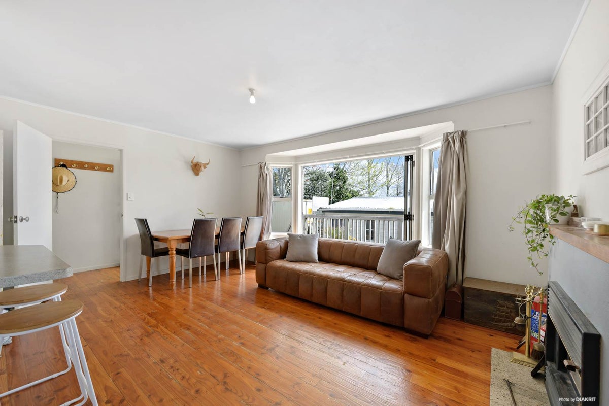 71 Karaka Road, Beachlands, Auckland - Carousel 1