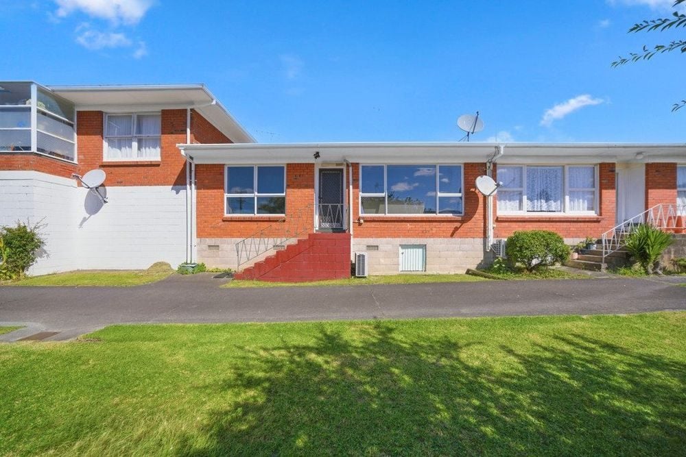 2/270 East Coast Road, Forrest Hill, Auckland - Carousel 1