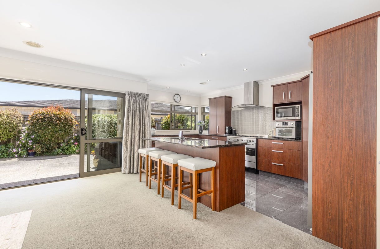 21 Telford Way, Raumati Beach, Paraparaumu - Carousel 2