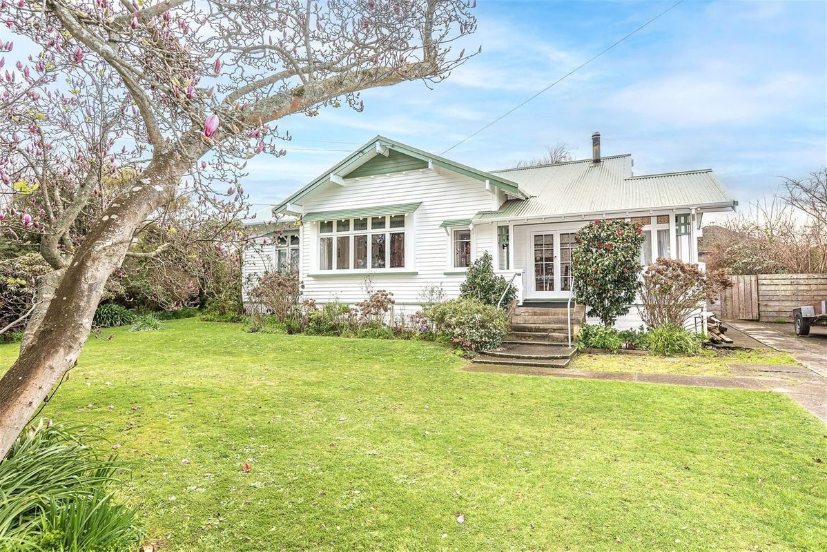 28 Peakes Road, Saint Johns Hill, Whanganui - Carousel 1