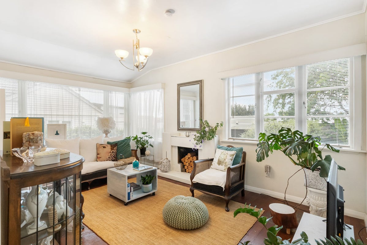 119 Point Chevalier Road, Point Chevalier, Auckland - Carousel 1