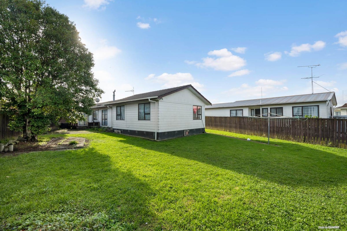 47 Secretariat Place, Randwick Park, Auckland - Carousel 1