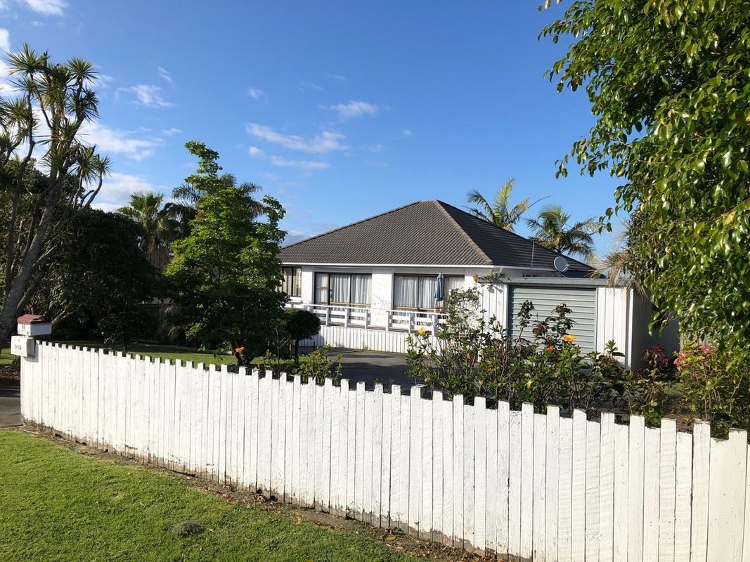 1/69 Howe Street, Howick, Auckland - Carousel 1