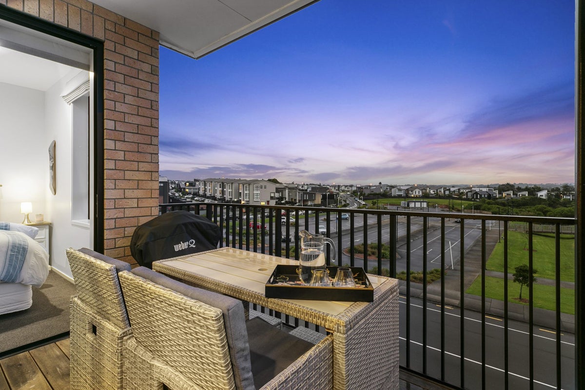 205/77 Hobsonville Point Road, Hobsonville, Auckland - Carousel 1