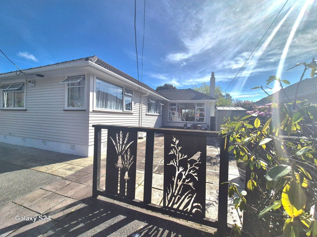 18 Parnell Street, Fairfield, Lower Hutt - Carousel 1