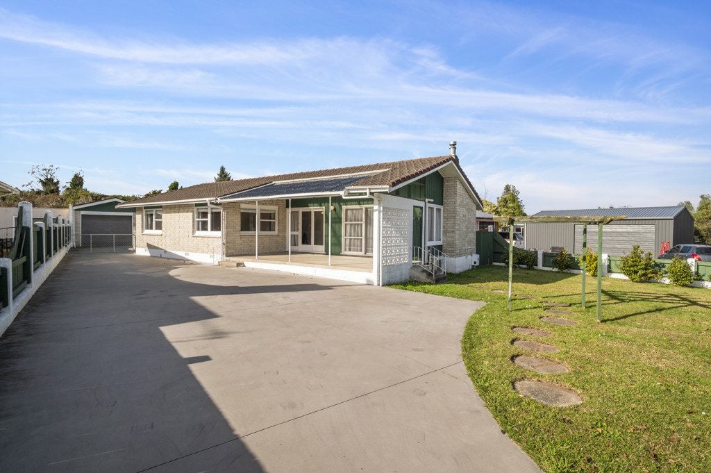 7 Rimuvale Street, Pukehangi, Rotorua - Carousel 1
