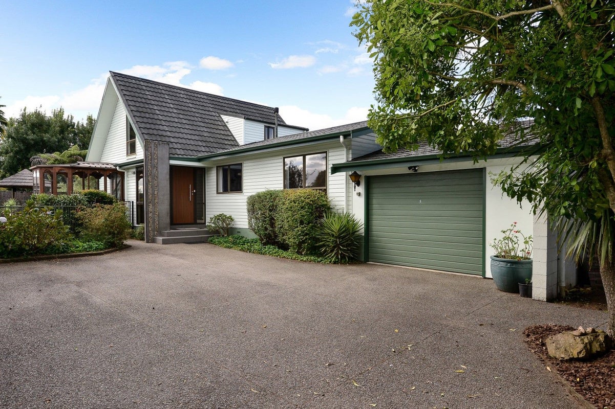 11 Cullimore Street, Pukete, Hamilton - Carousel 1