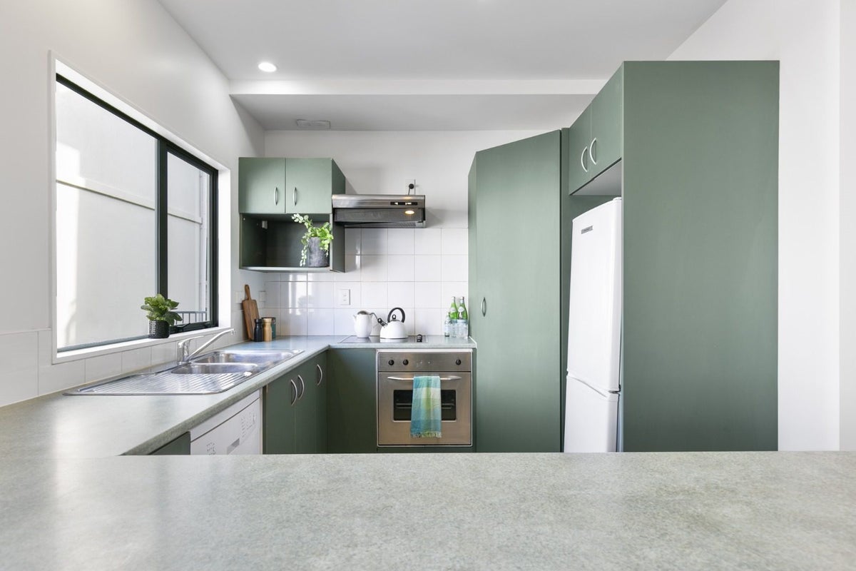 6/142 Ghuznee Street, Te Aro, Wellington - Carousel 2