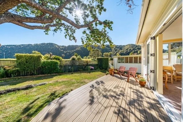 7 Moehau Grove, Trentham, Upper Hutt - Carousel 1