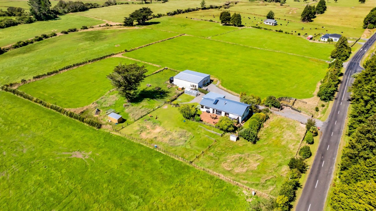 834 Pembroke Road West, Pembroke, Stratford - Carousel 2