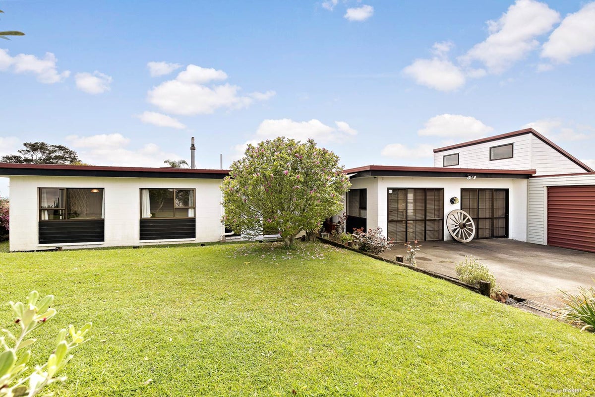 125 Red Hills Road, Henderson - Carousel 1