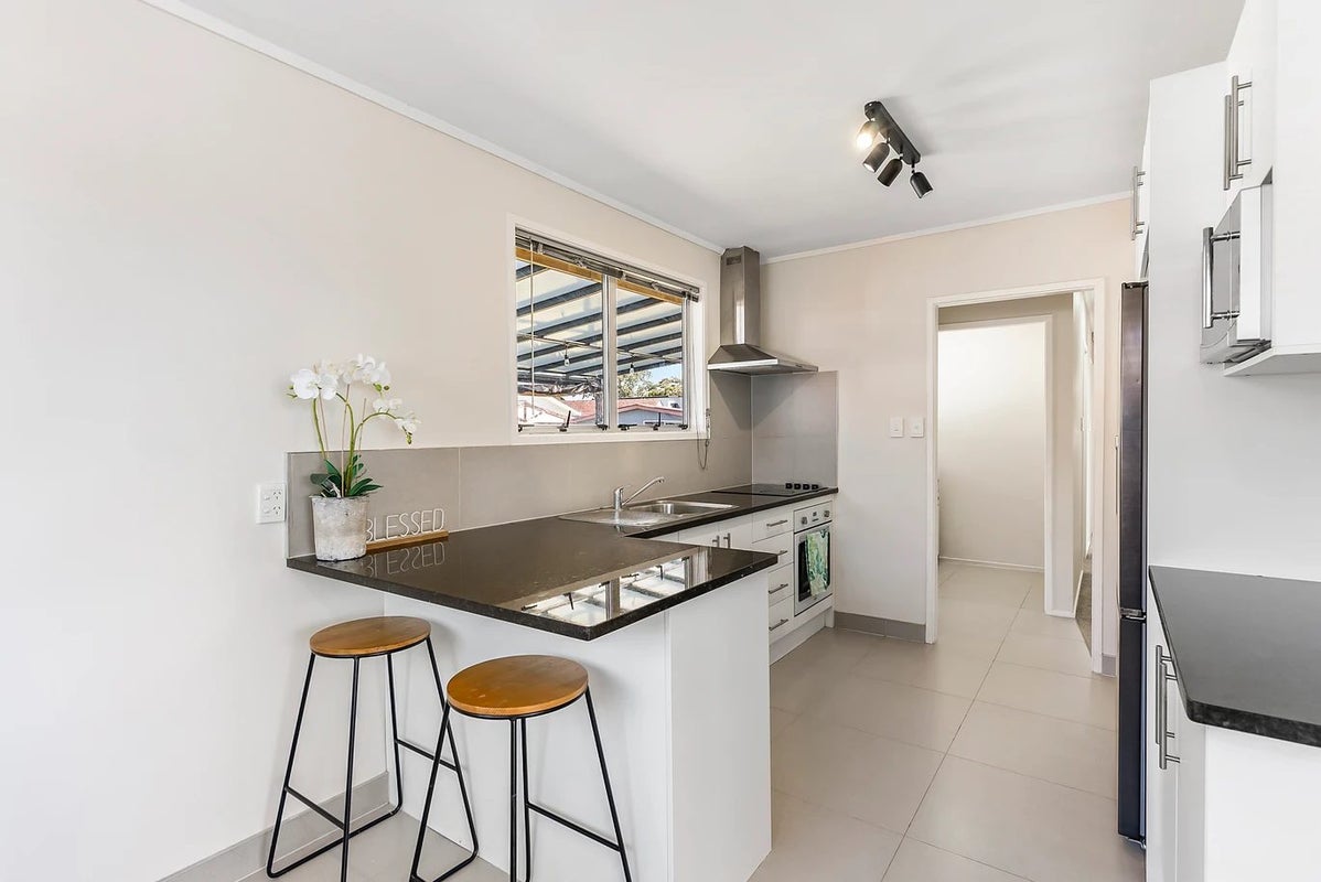 25 Neems Place, Manurewa, Auckland - Carousel 2