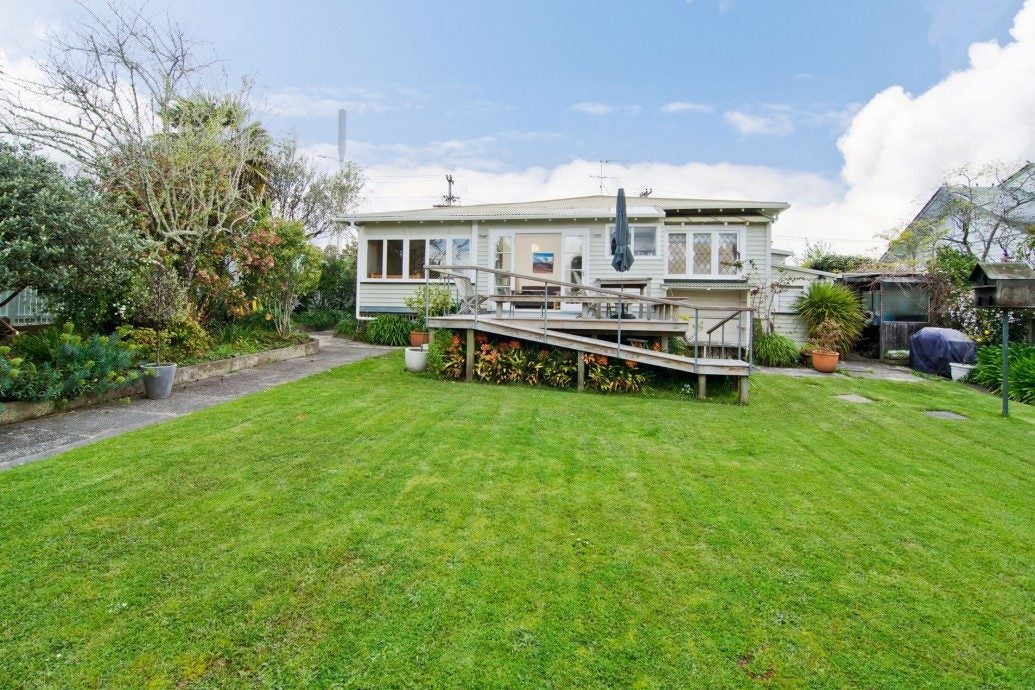 2 Cremorne Street, Herne Bay, Auckland - Carousel 1