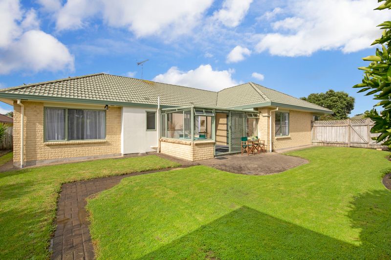 121 Burswood Drive, Burswood, Auckland - Carousel 1