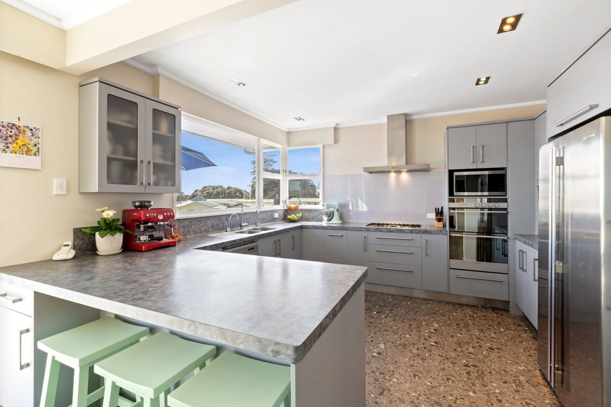 51 Calvert Road, Lynmouth, New Plymouth - Carousel 2