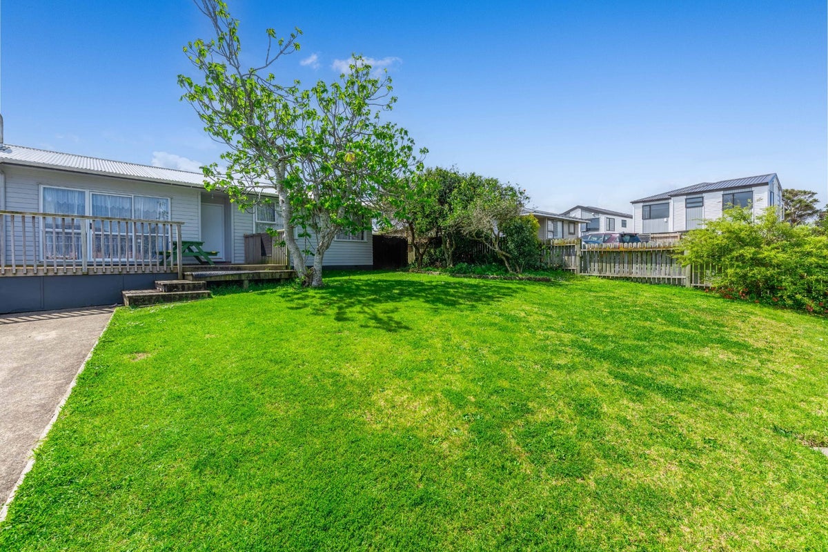 48 Friesian Drive, Mangere, Auckland - Carousel 1