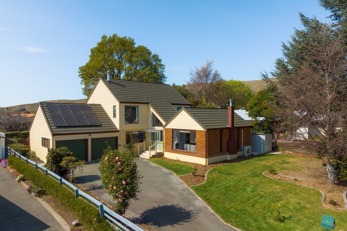 11 Carlyle Crescent, Witherlea, Blenheim - Carousel 1