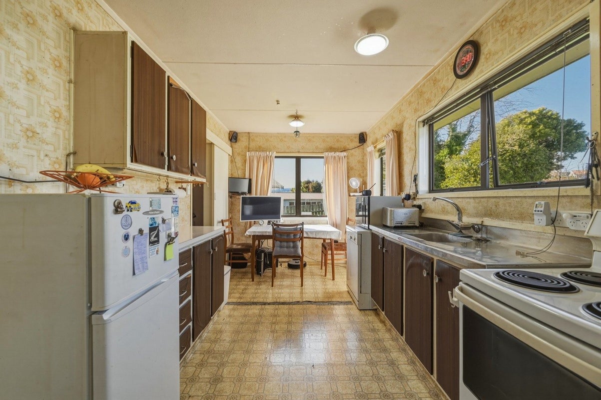 35 Rewarewa Street, Owhata, Rotorua - Carousel 2
