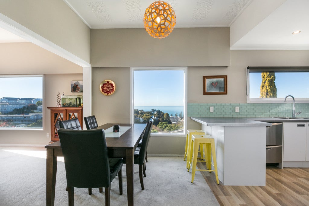 12 Sealy Road, Bluff Hill, Napier - Carousel 1