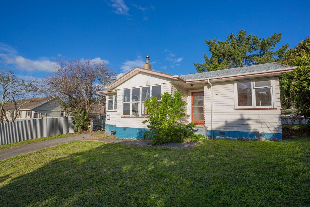 75 Cambridge Terrace, Kaiti, Gisborne - Carousel 1