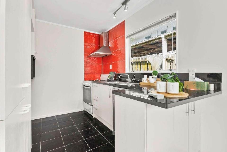 2/39 Bayview Road, Bayview, Auckland - Carousel 2