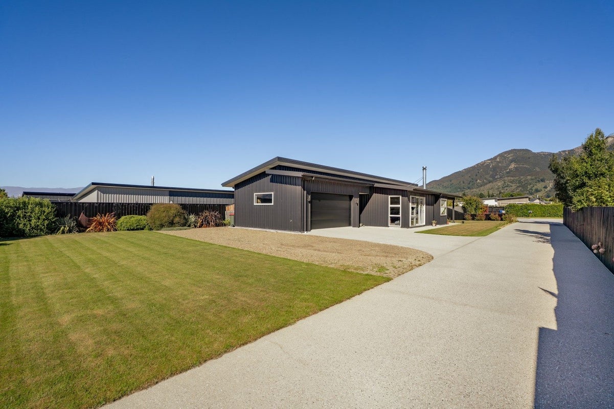 25 Teal Place, Wanaka - Carousel 2