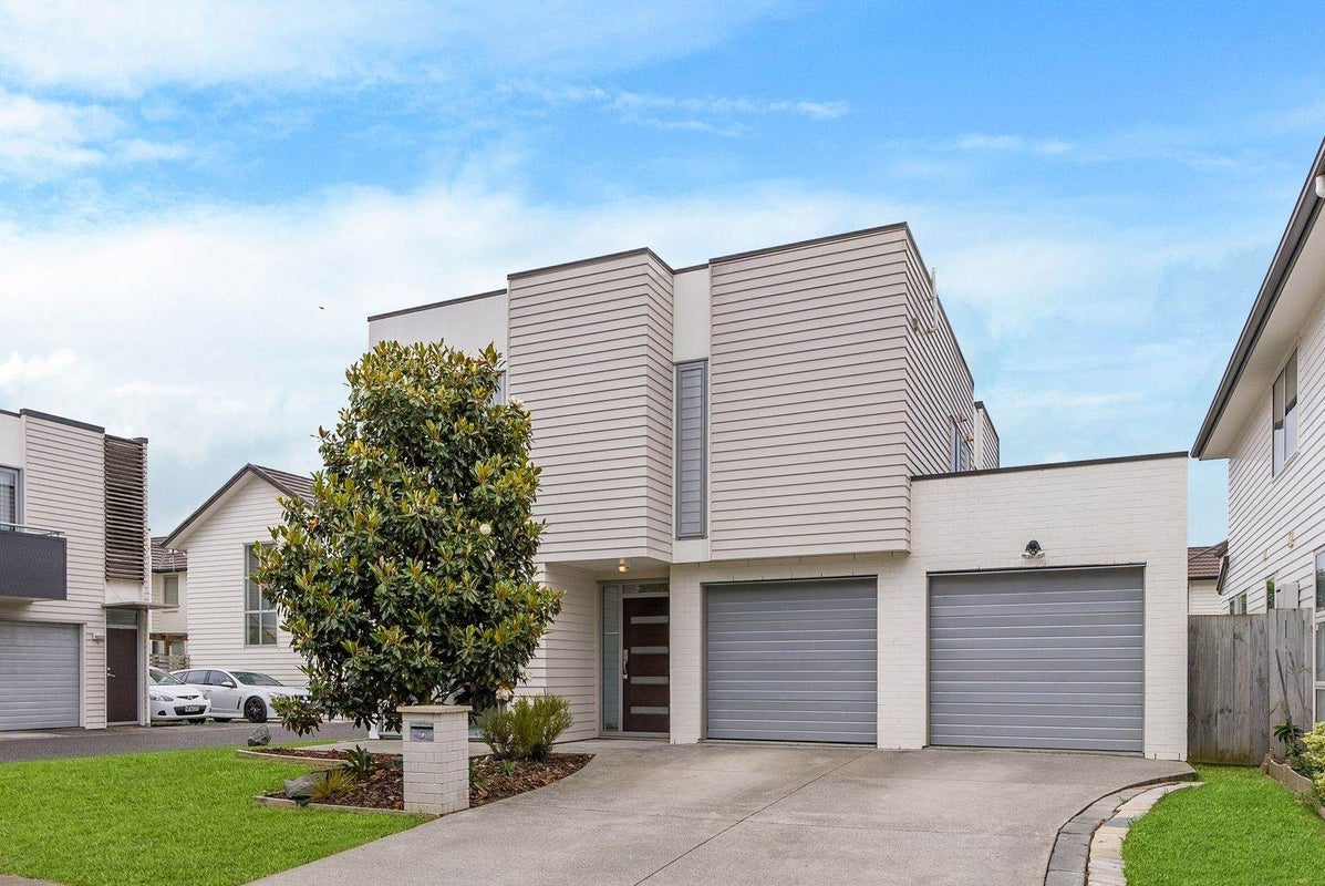 5 Phar Lap Crescent, Takanini, Auckland - Carousel 1
