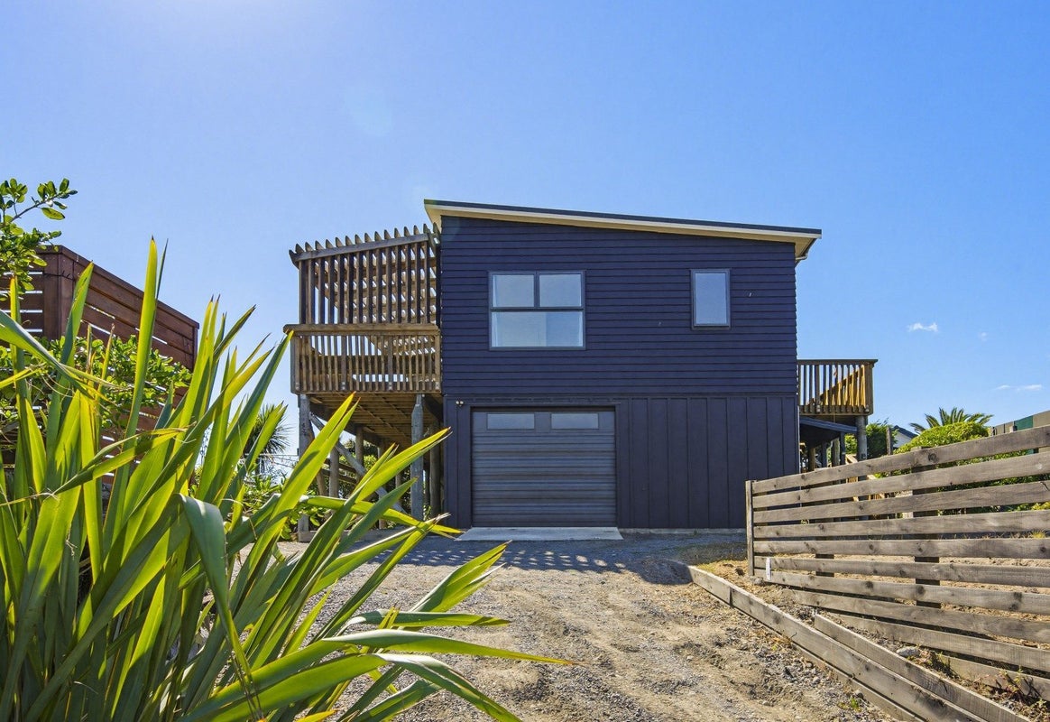 6 Arataki Grove, Waitarere Beach, Levin - Carousel 14