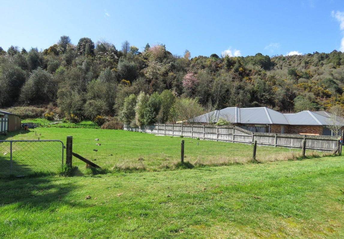 16/22 Coal Street, Reefton, Reefton - Carousel 1