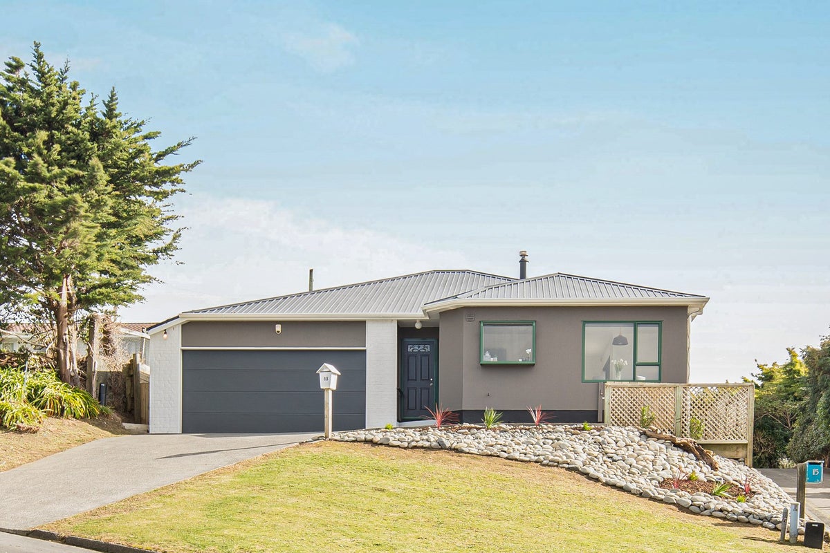 13 Hawtrey Terrace, Johnsonville, Wellington - Carousel 2
