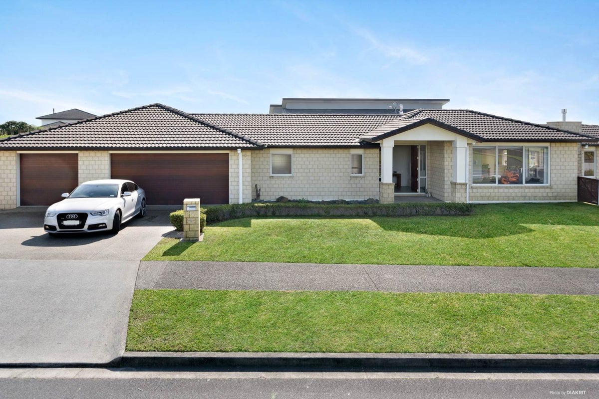 44 Constellation Avenue, Beachlands, Auckland - Carousel 2