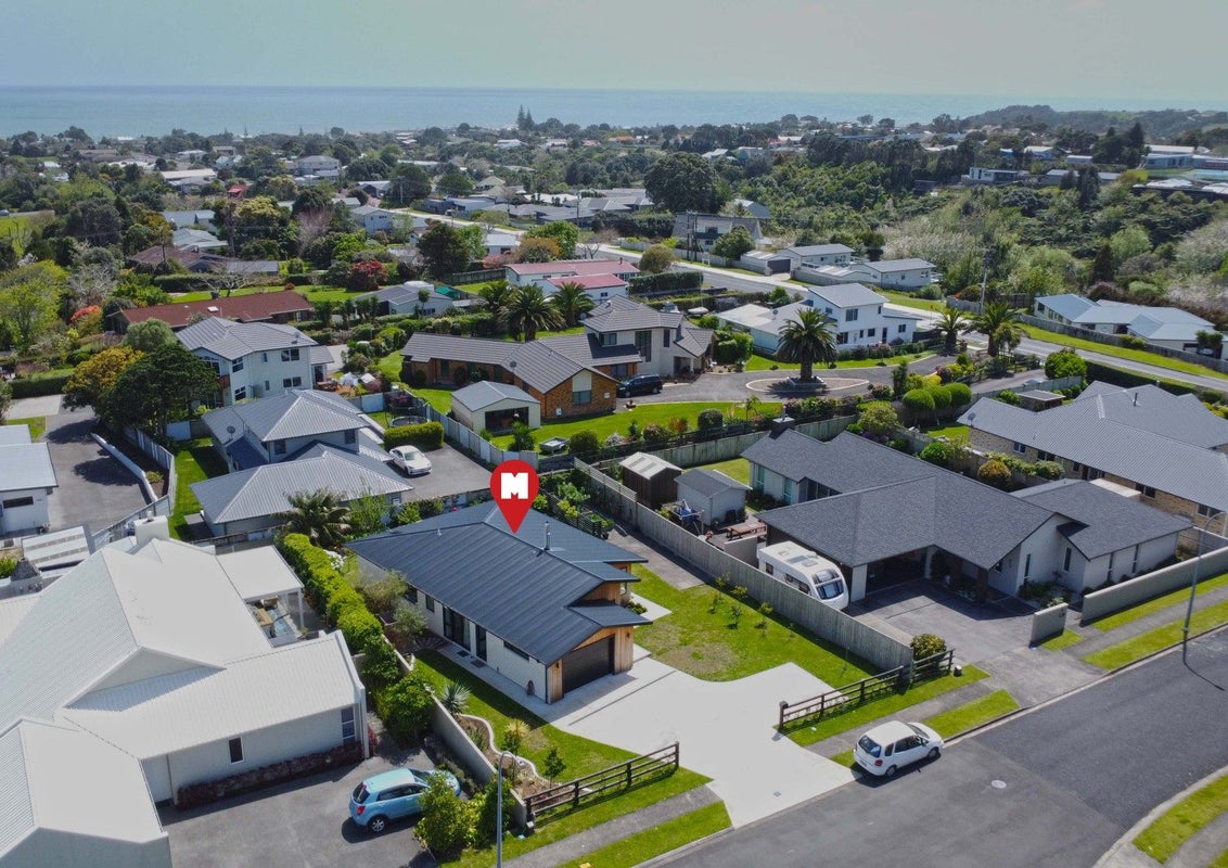 6 Tui Grove, Oakura, Oakura - Carousel 2