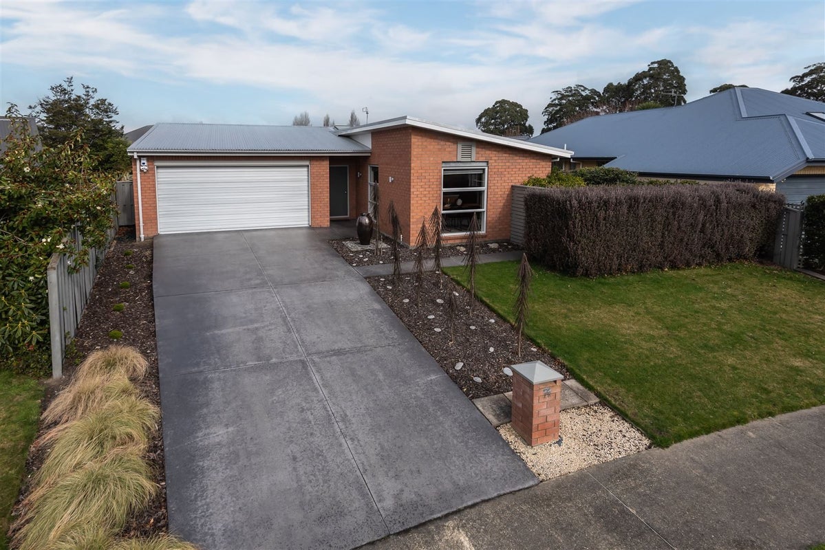 28 Wagner Crescent, Northwood, Christchurch - Carousel 1