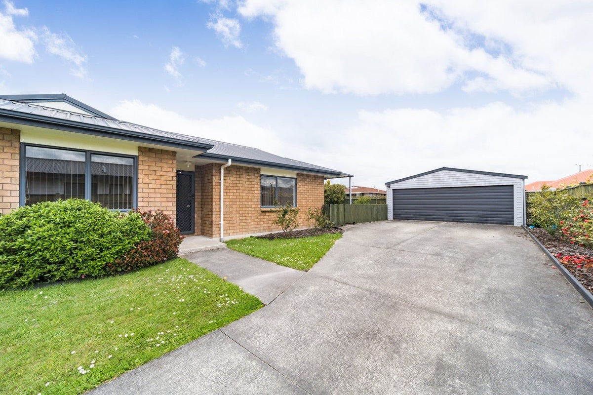 71 Rhodes Drive, Kelvin Grove, Palmerston North - Carousel 1