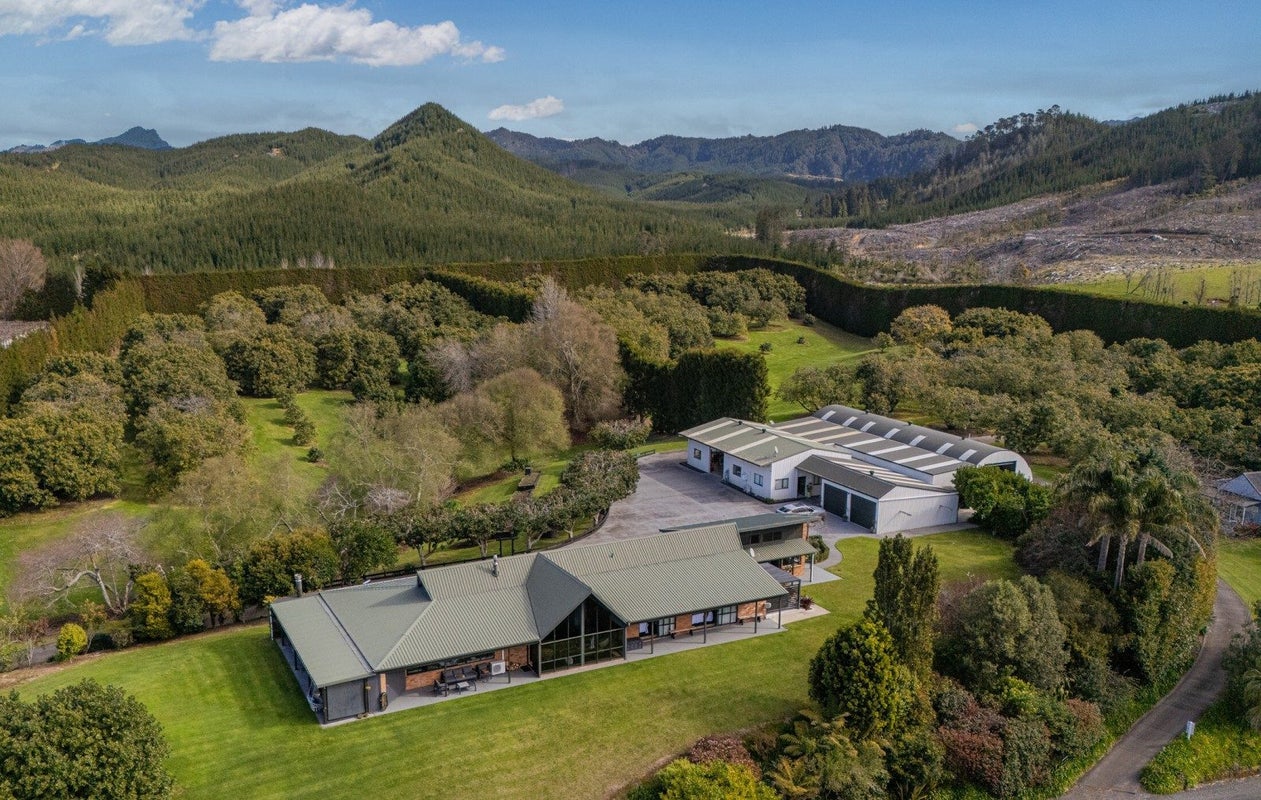32 Julian Road, Onemana, Whangamata - Carousel 1