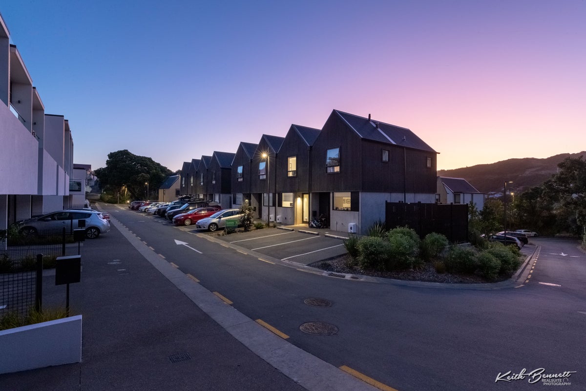 4 Jean Caldwell Way, Island Bay, Wellington - Carousel 2