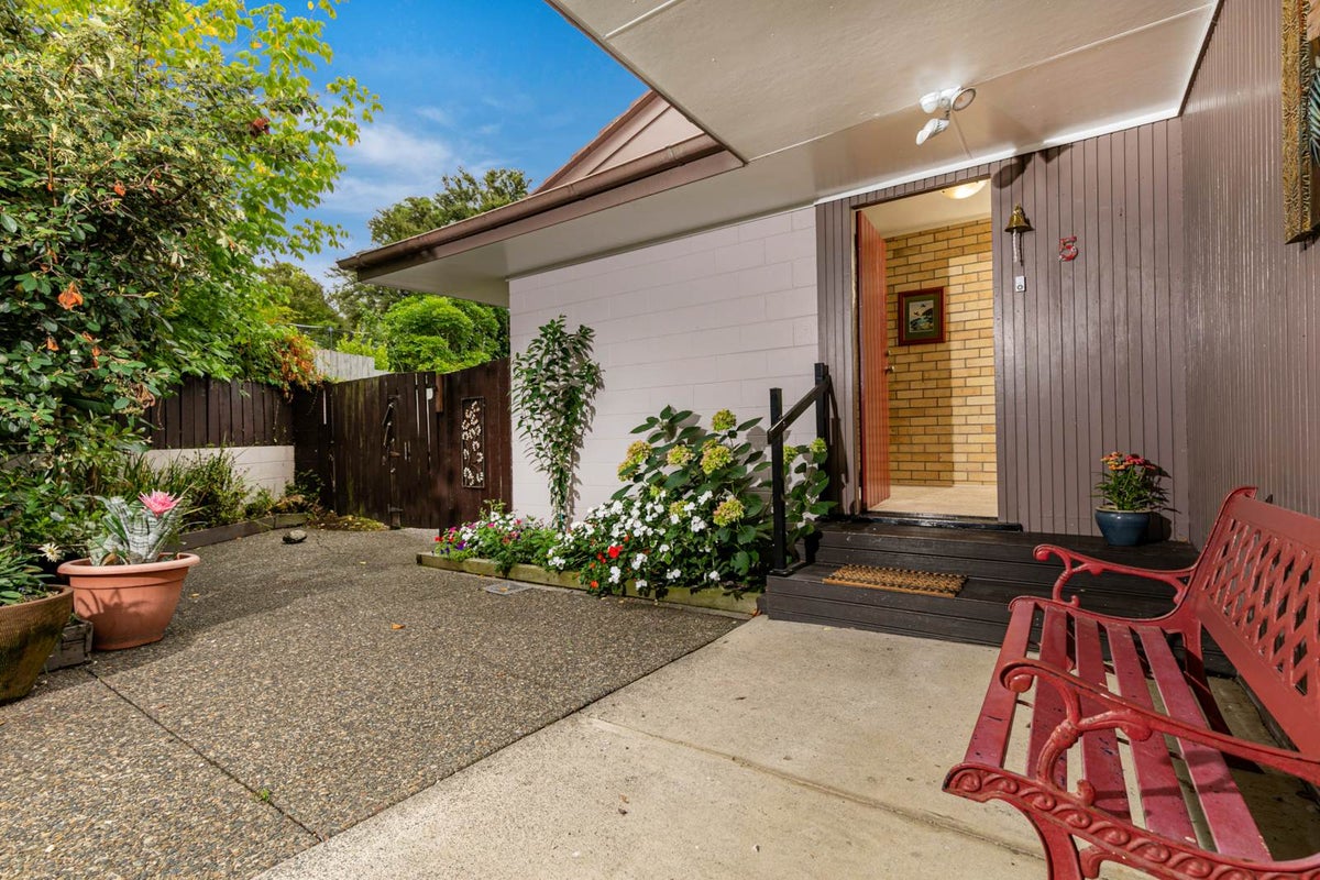 5 Valdese Rise, Browns Bay, Auckland - Carousel 1