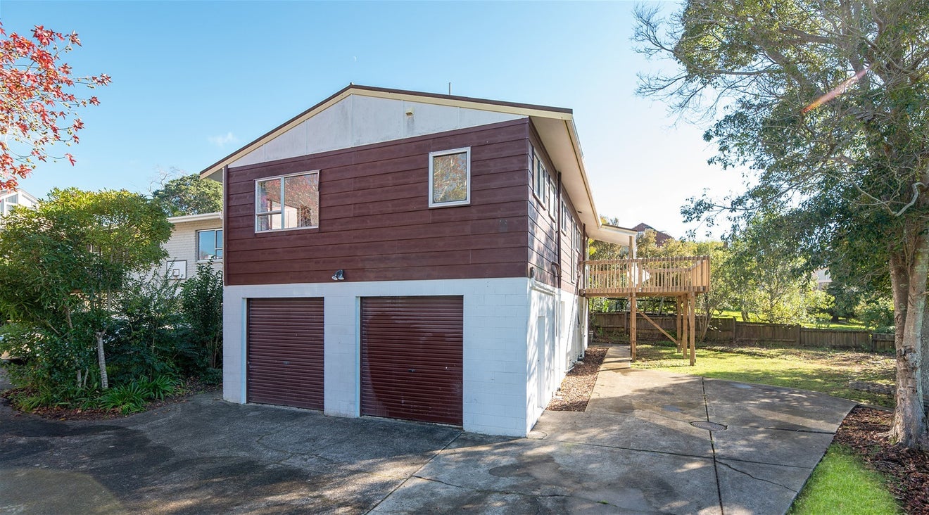 2/56 Knightsbridge Drive, Forrest Hill, Auckland - Carousel 1
