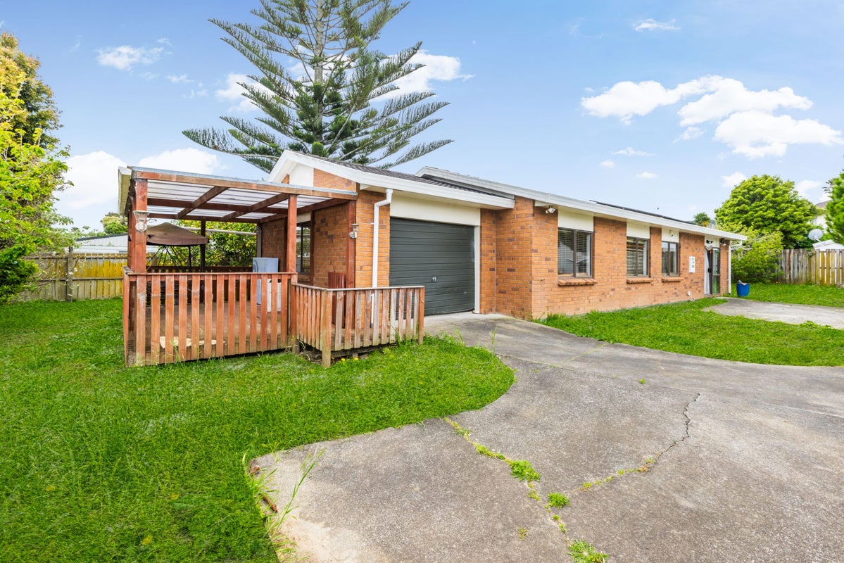3/11 Anglers Way, Wattle Downs, Auckland - Carousel 1