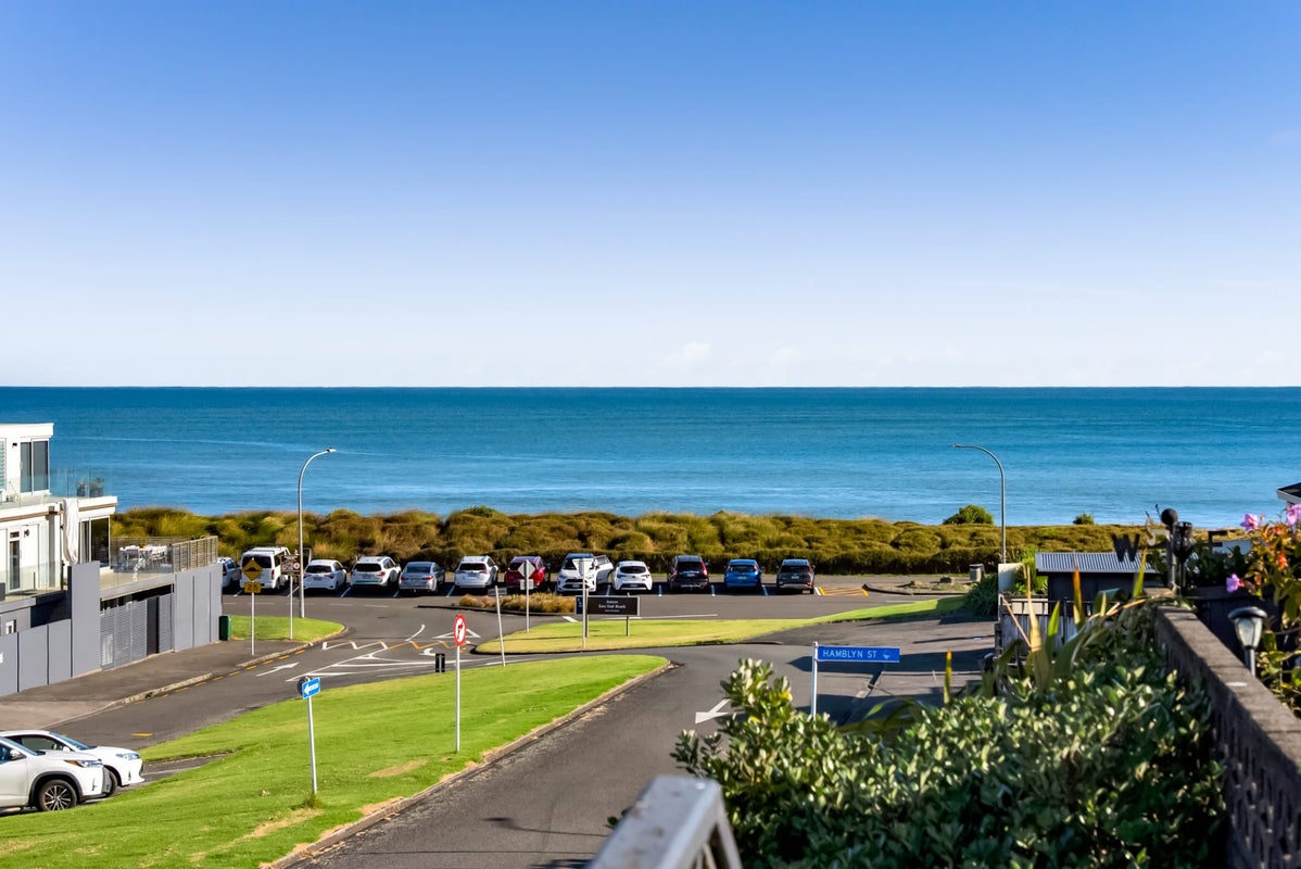 1 McLean Street, Strandon, New Plymouth - Carousel 1