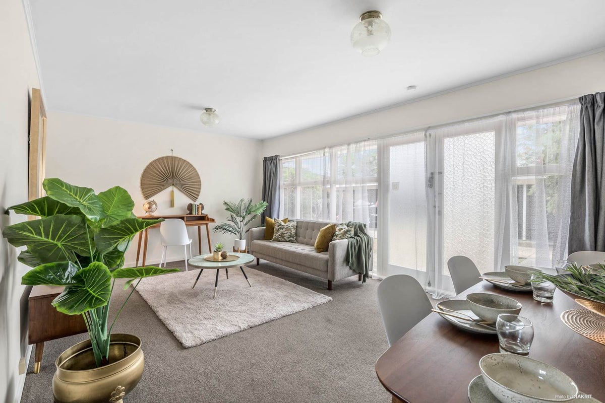 2/18 Tawhiri Road, One Tree Hill, Auckland - Carousel 2